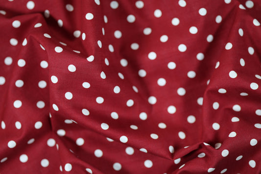 Baumwollstoff in Rot mit weißen Tupfen – für Blusen, Röcke und Accessoires