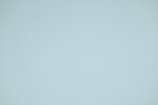 Weicher, pastellblauer Jerseystoff, locker und luftig drapiert