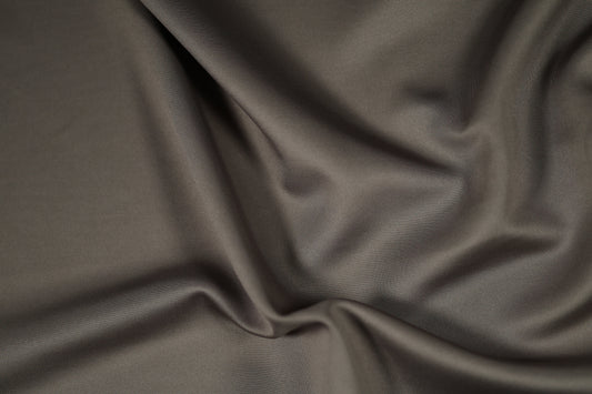 Eleganter grauer Scuba Stretch – dehnbar, blickdicht und vielseitig einsetzbar