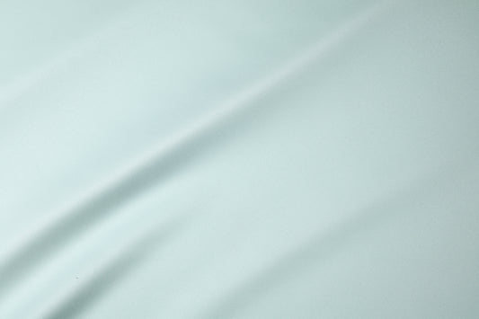 Klassischer Tischstoff in Weiß – ideal für Gastronomie und Feiern