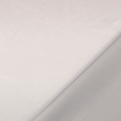 Leichter grauer Satin mit glänzender Oberfläche
