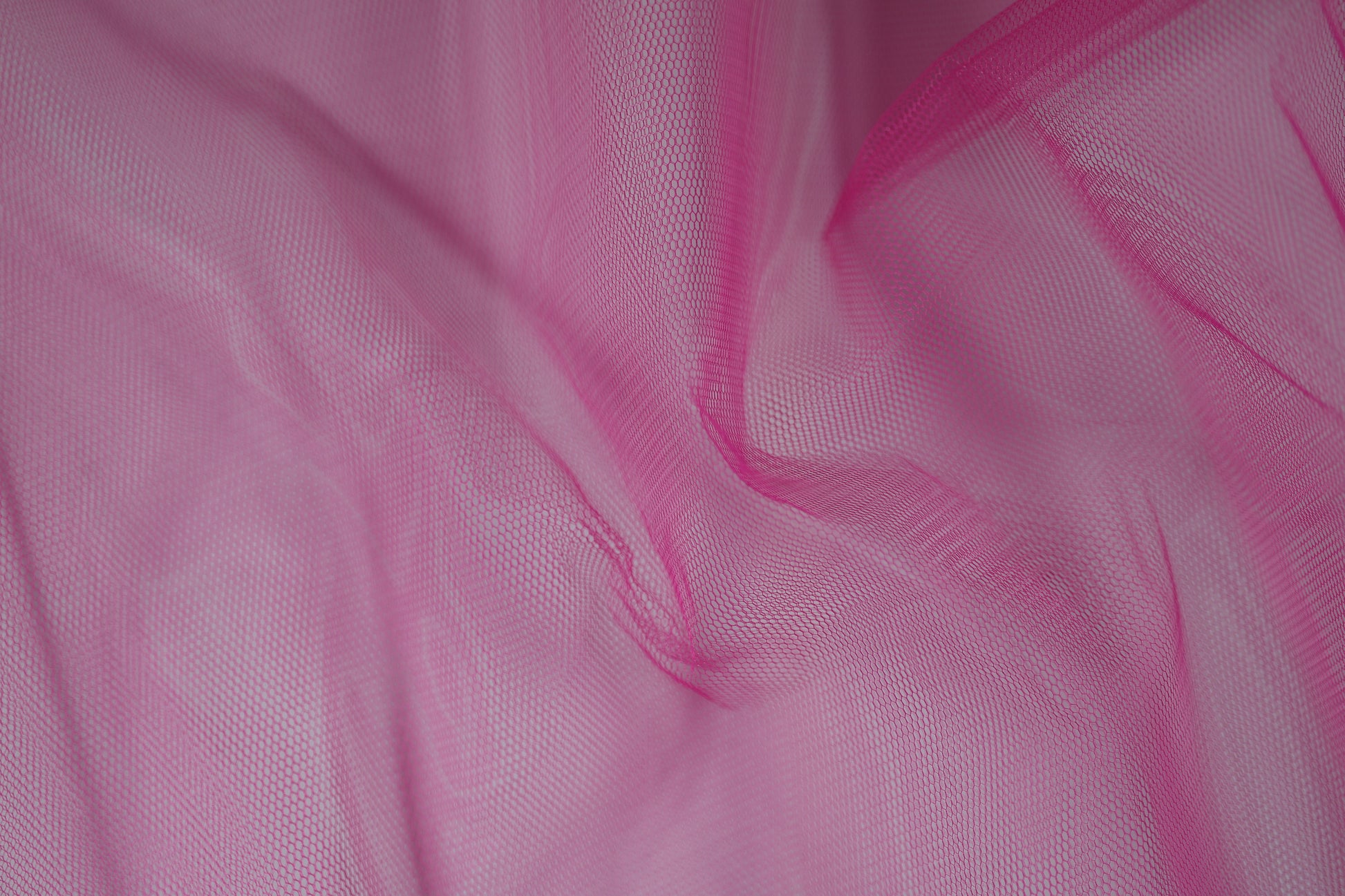 Feiner Tüll in Fuchsia – vielseitig einsetzbar für kreative Nähideen