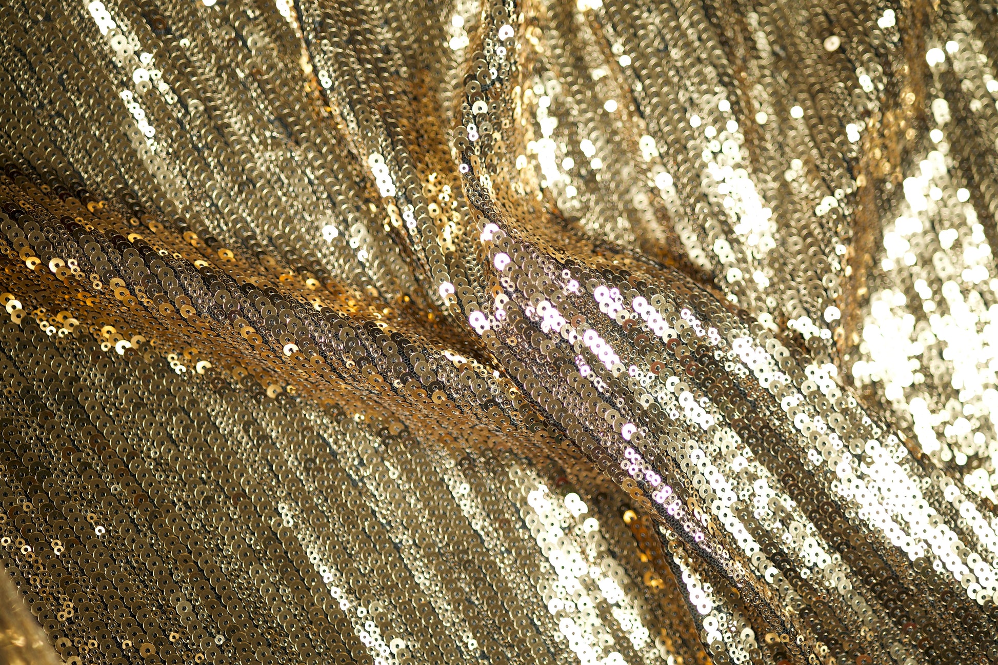 Paillettenstoff – Gold – funkelnd und elegant für Abendmode und Events
