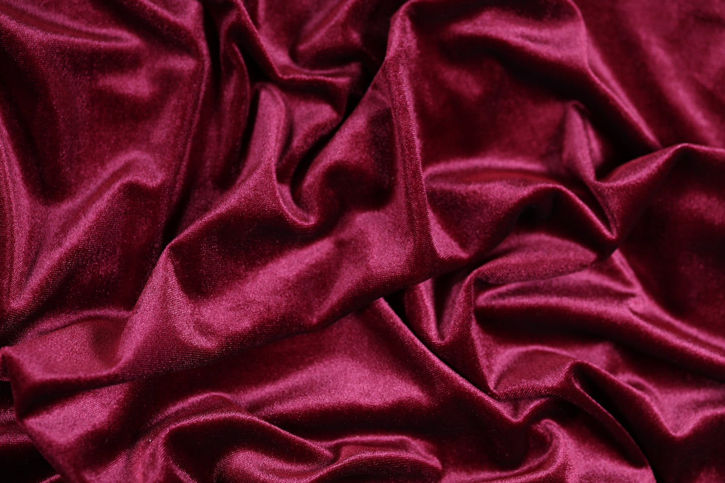 Weicher Modestoff in zartem Altrosa – luxuriöse Textur