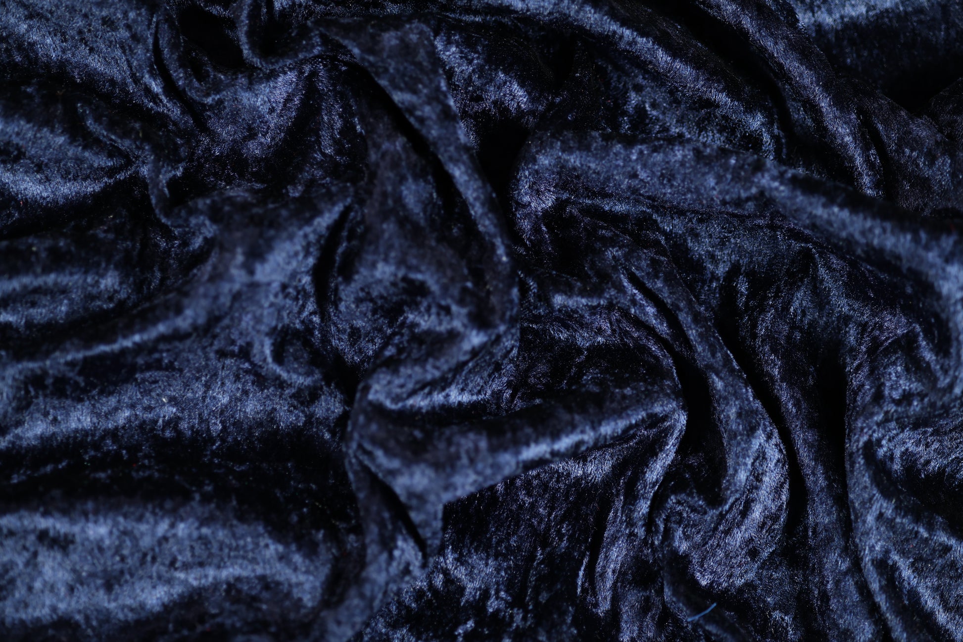 Weicher Glanzstoff in Marineblau für elegante Dekorationen