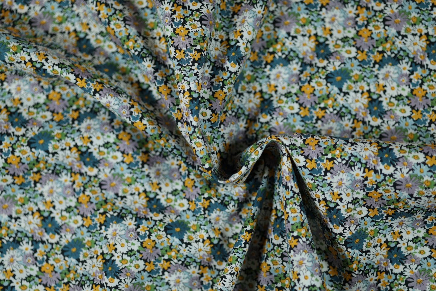 Hochwertiger Baumwoll Stretch – lebendige Blumen auf weichem Stoff