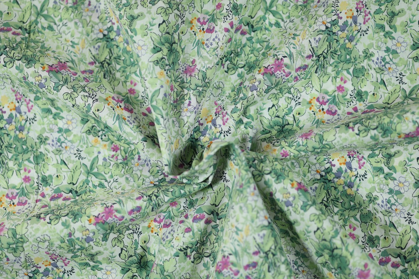 Hochwertiger Stretchstoff mit Blumenmuster in Frisches Wiesengrün – perfekt für Nähen und Design