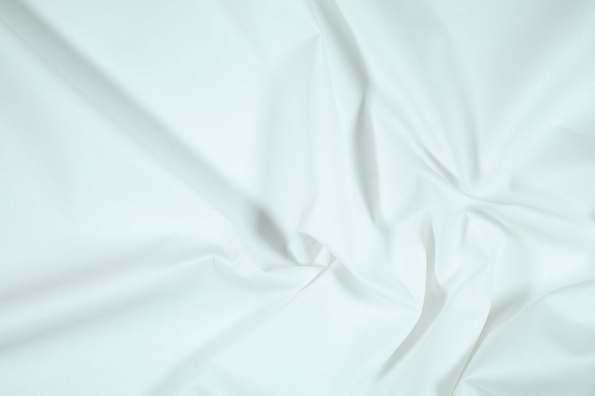 Einfarbiger Baumwollstoff in Weiß – ideal für Kleidung, Accessoires und Dekoration