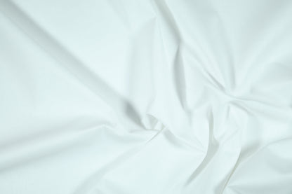 Einfarbiger Baumwollstoff in Weiß – ideal für Kleidung, Accessoires und Dekoration