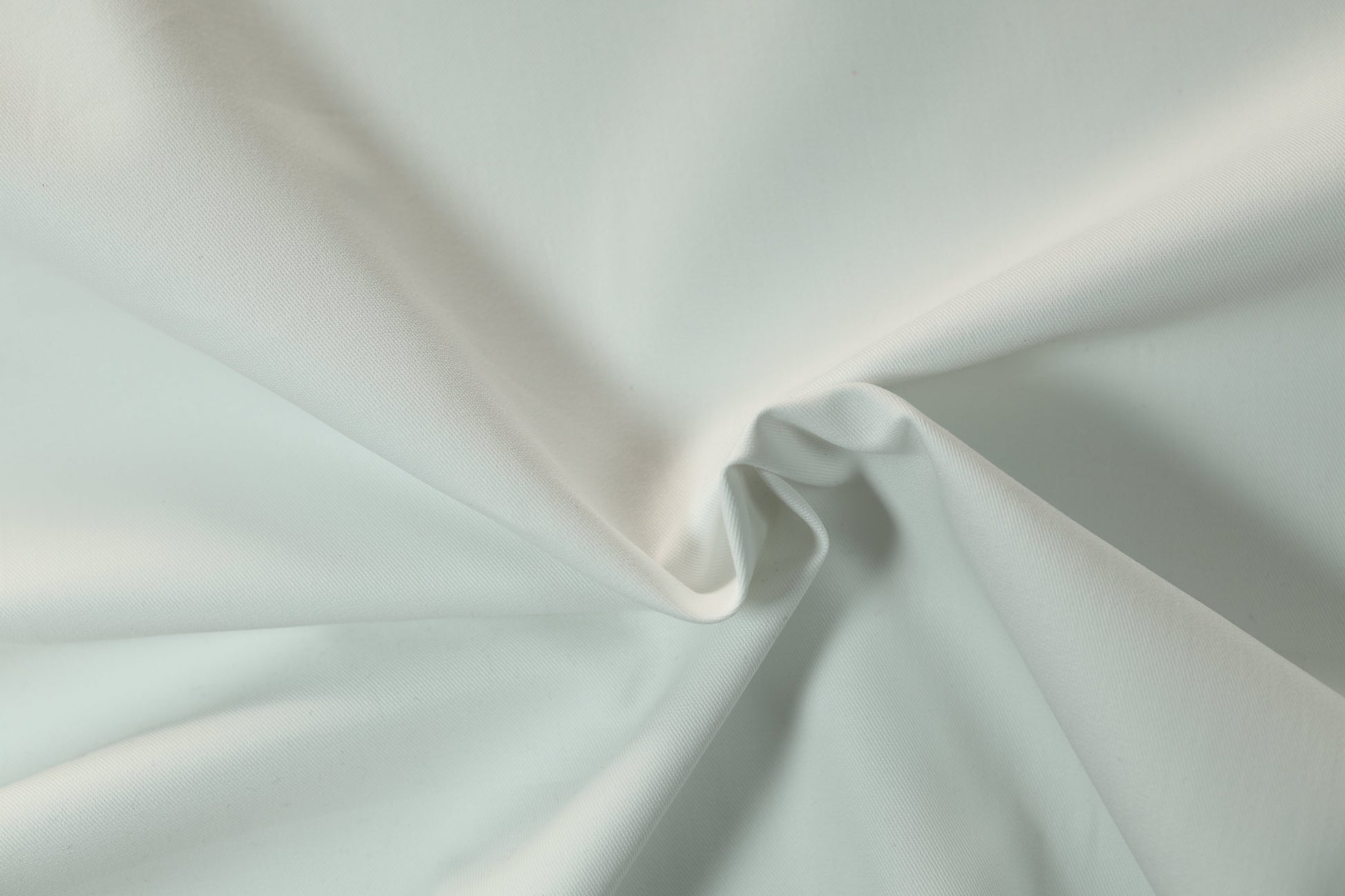 Glatter Baumwollstoff in Weiß – ideal für Berufsbekleidung