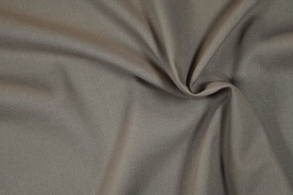 Schiefergrauer Stoff – zurückhaltend und elegant