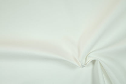 Robuster Baumwollstoff in Weiß – perfekt für DIY