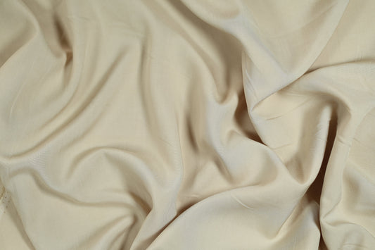 Leichter Viskosestoff in Beige – ideal für luftige Sommermode oder kreative DIY-Projekte