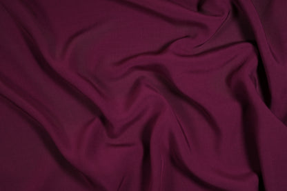 Leichter Viskosestoff in Aubergine – ideal für Kleider und Blusen