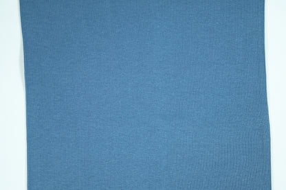 Elastischer Baumwollstoff in klassischem Jeansblau