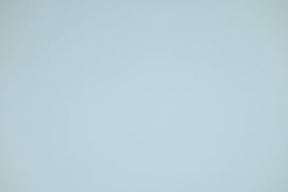 Weicher, pastellblauer Jerseystoff, locker und luftig drapiert