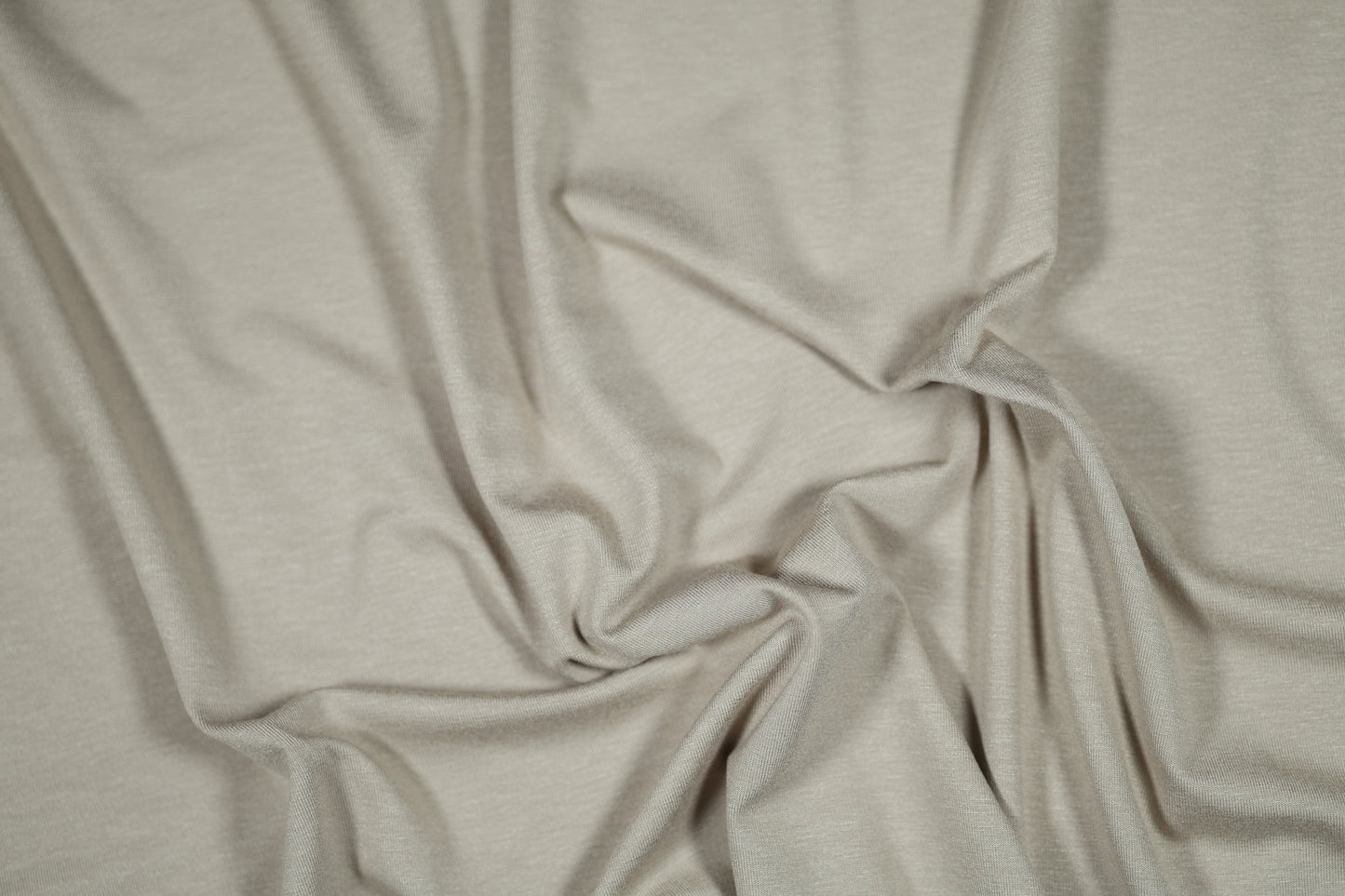 Jersey Stoff aus Viskose in Hellbeige – perfekt für Shirts und Kleider
