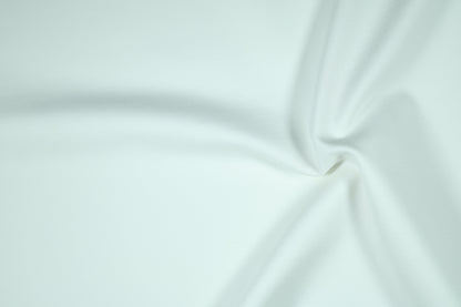 Glatter weißer Scuba Stoff – perfekt für Brautkleider und Dekoration