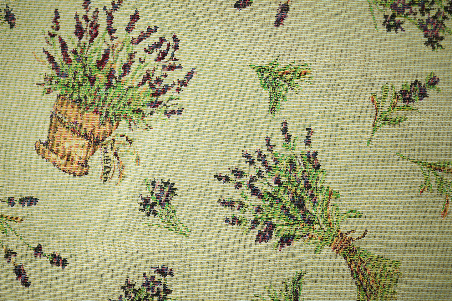 Robuster Möbelstoff mit Muster: Lavendelmotiv mit Krug