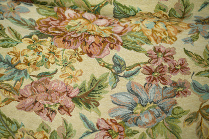 Bunter Möbelstoff mit großflächigem Blumenmuster – strapazierfähiger Stoff für Polstermöbel, Sessel und Wohnaccessoires, ideal für Vintage- und Landhausstil
