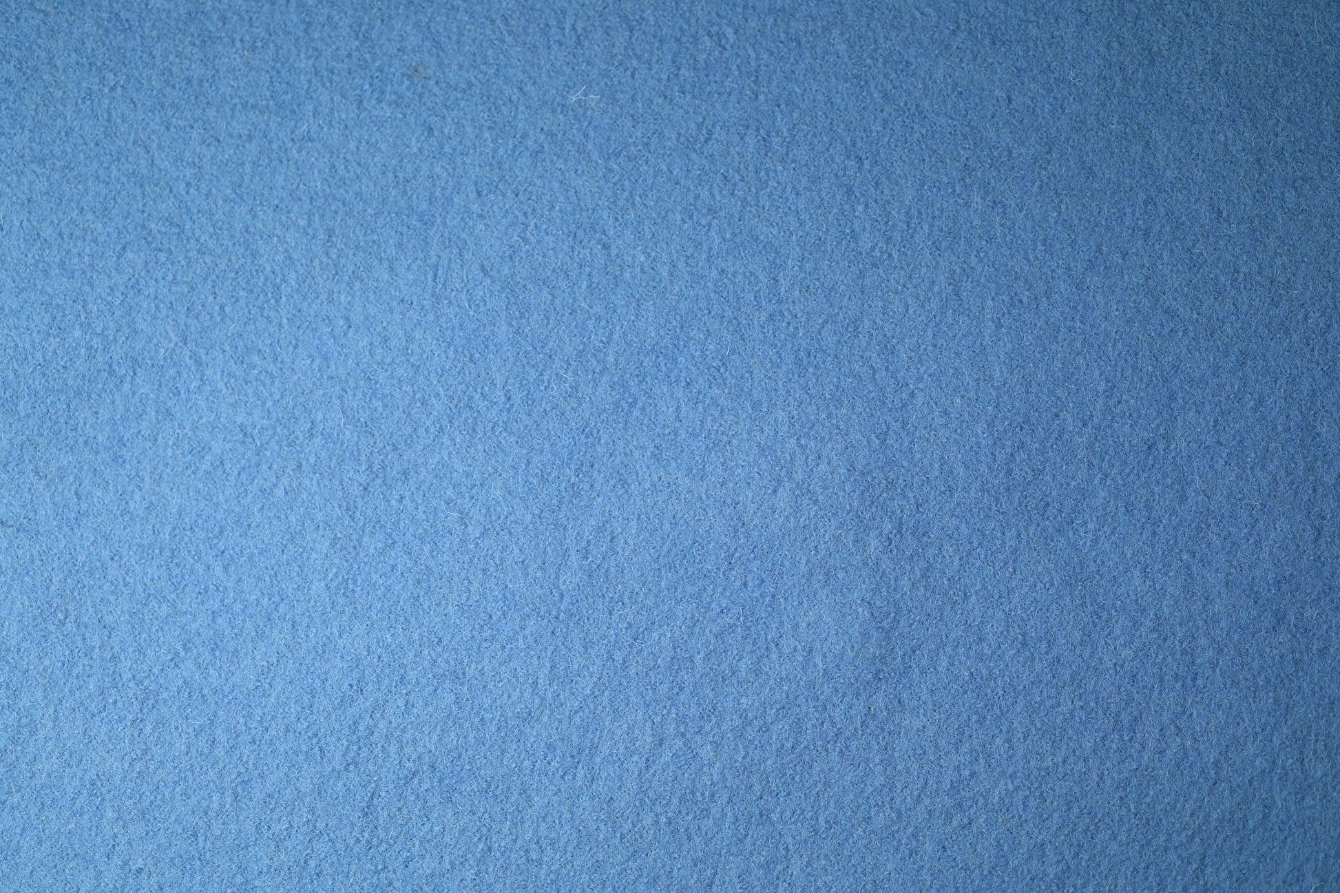 Hellblauer Wollstoff – sanft und stilvoll für Jacken