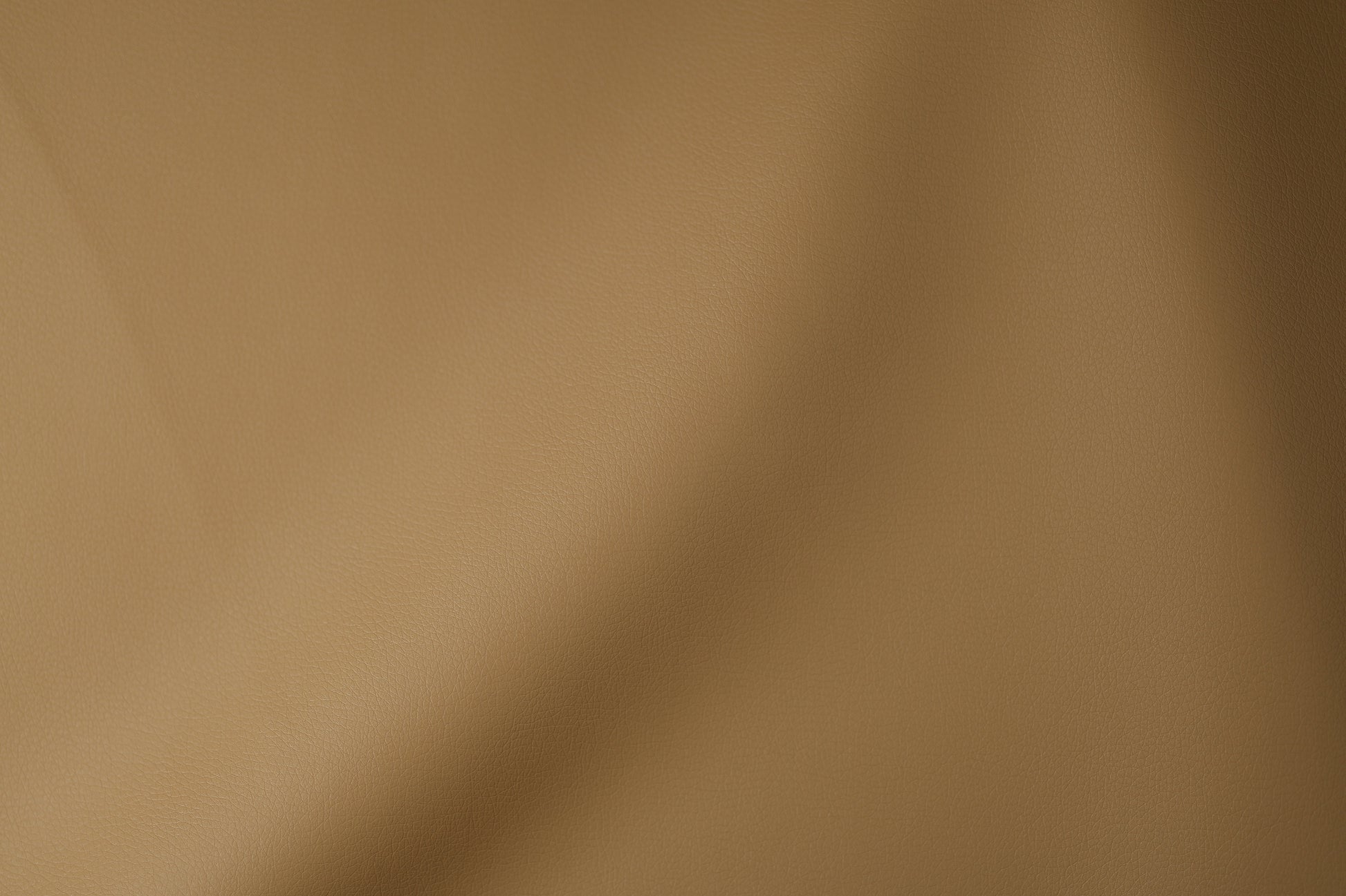 Pflegeleichter Lederstoff in Camel