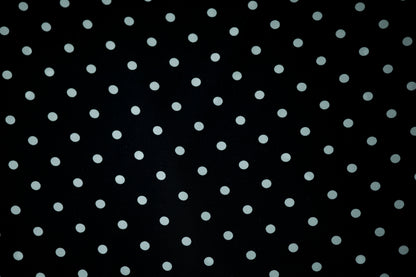 Leichter Viskosestoff mit Punkte in Schwarz (regelmäßig) – ideal für Sommerkleider