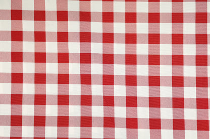 Detailansicht von Polyester Krierte – Rot Karo – edle Optik in Rot