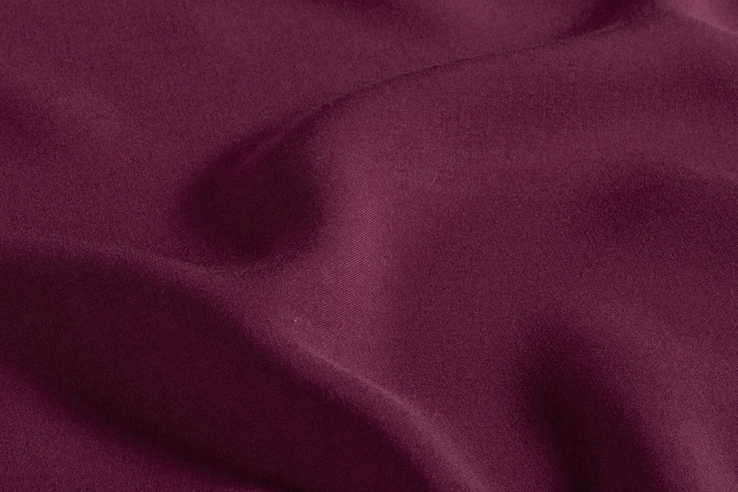 Hochwertiger Viskose Stoff in kräftigem Magenta