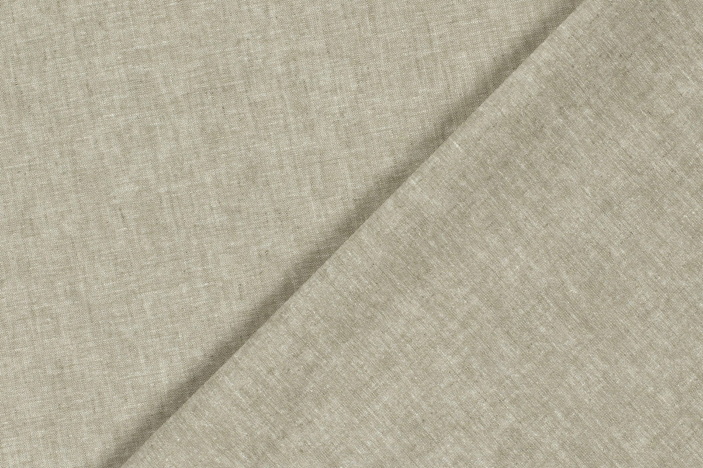 Olivgrauer Chiffon Stoff mit Chambré Melange Struktur aus Leinen und Baumwolle