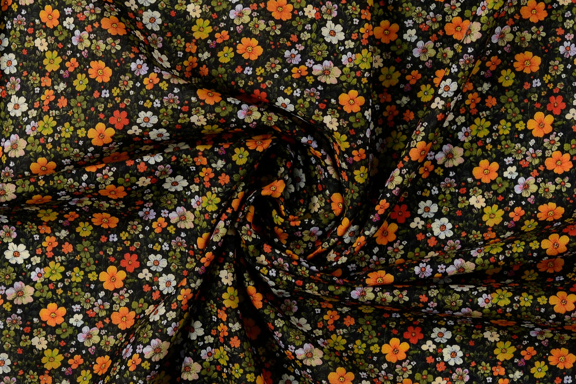 Baumwoll Voile Stoff mit buntem Blumenmuster auf dunklem Hintergrund leicht und luftig