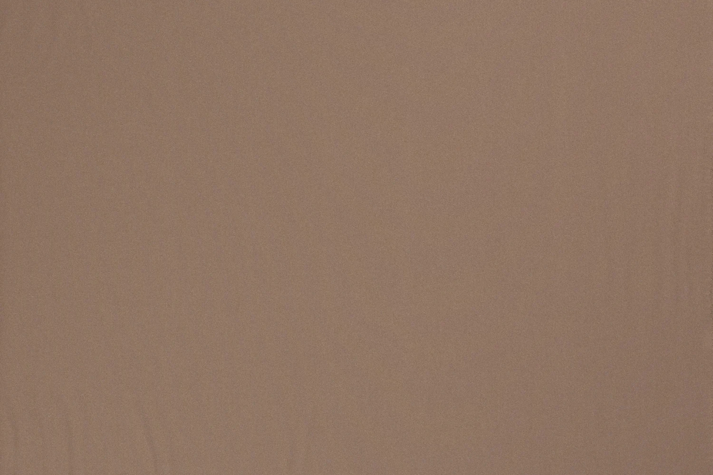 Detailaufnahme Polyester Stoff taupe braun Uni feine Struktur matt