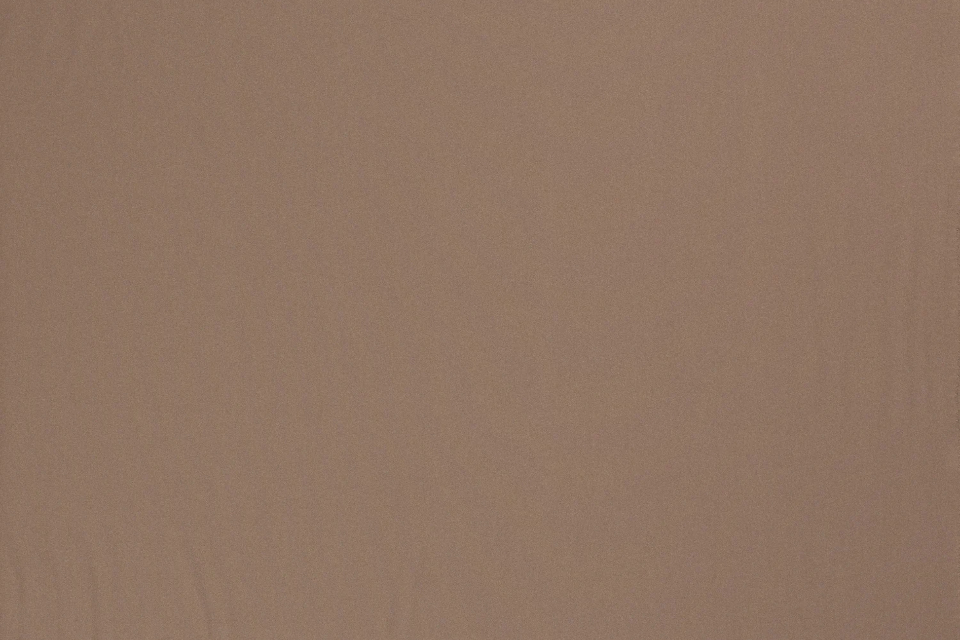 Detailaufnahme Polyester Stoff taupe braun Uni feine Struktur matt