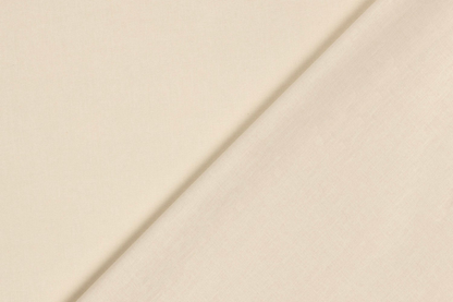 Leichter Baumwollstoff in Beige als Fahnentuch weich fallend und glatt