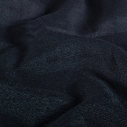 Hochwertiger Stoff in Marinblau für Kleidung und Dekoration