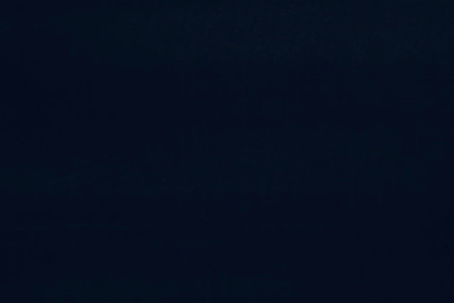Einfarbiger Satin aus 100 Prozent Viskose in Marineblau
