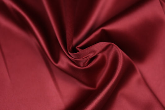 Satin Stoff in Weinrot glänzend – weicher Stoff ideal für elegante Kleider, Dekoration oder DIY-Nähprojekte