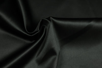 Satin Stoff in Anthrazit Schwarz glänzend – weicher Stoff ideal für elegante Kleider, Dekoration oder DIY-Nähprojekte